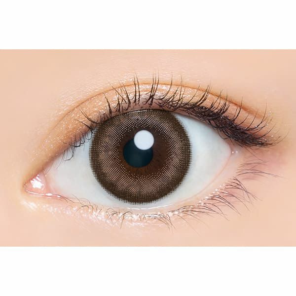 エンジェルカラー バンビシリーズワンデー ミルクベージュ装着画像|コスプレカラコン通販アイトルテ