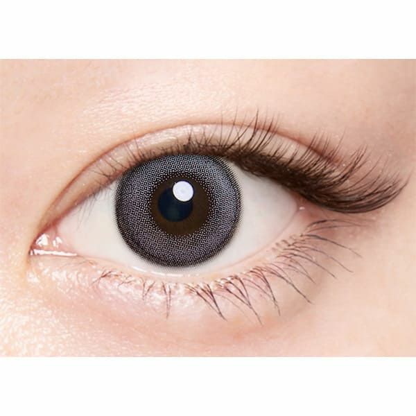 エンジェルカラー バンビシリーズ マンスリー スワングレー装着画像|コスプレカラコン通販アイトルテ